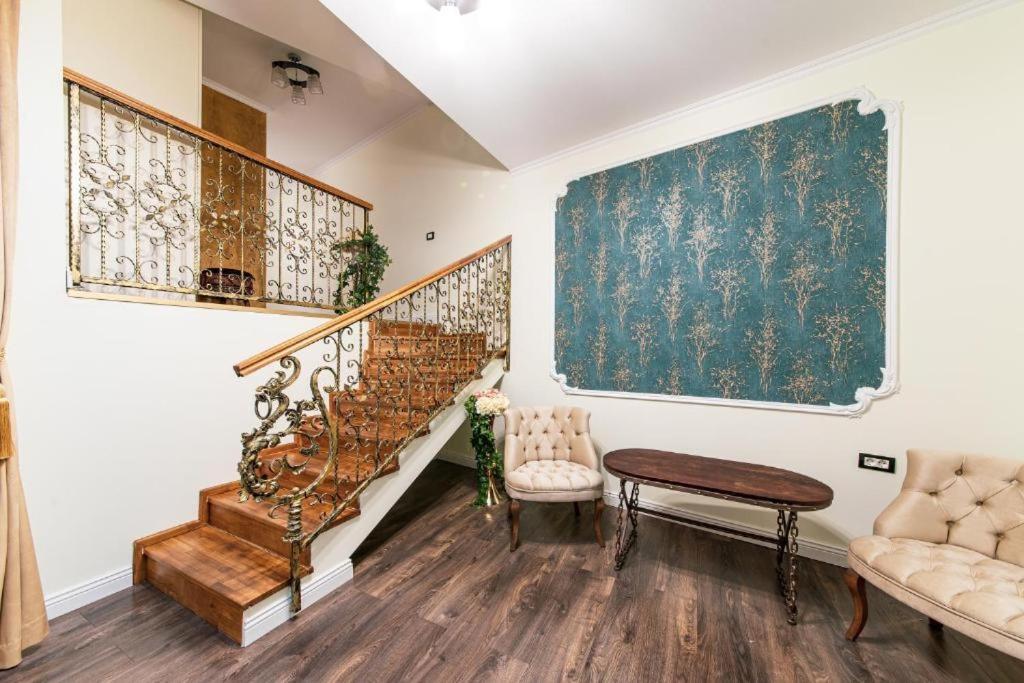 Oasis Historic Central House Бухарест Экстерьер фото